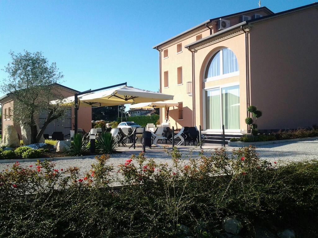 Agrialloggi La Palazzina Curtarolo Экстерьер фото